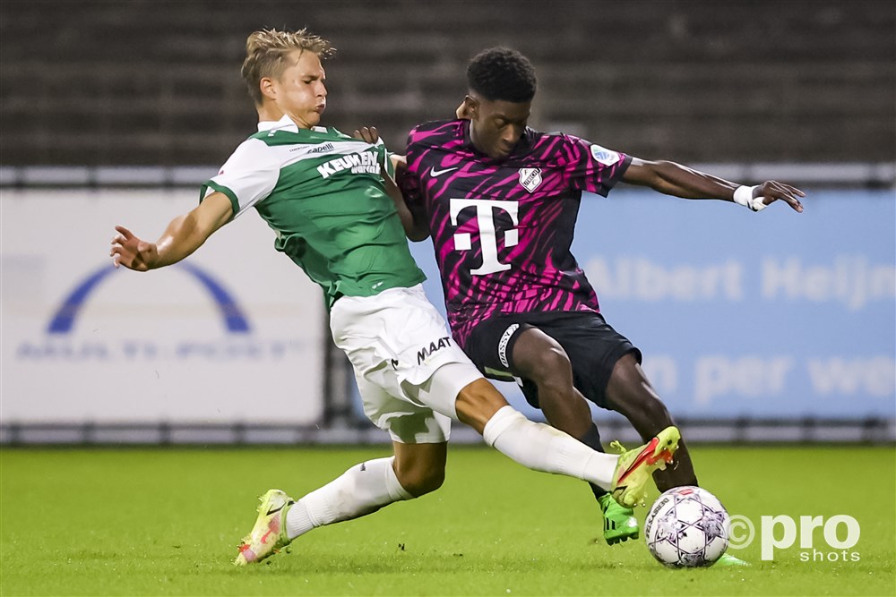 Jong FC Utrecht vist achter het net in Dordrecht