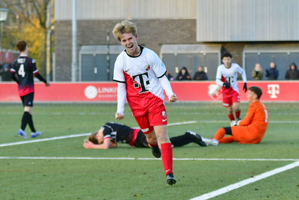 20221119 FCUO16 TWEO16 063