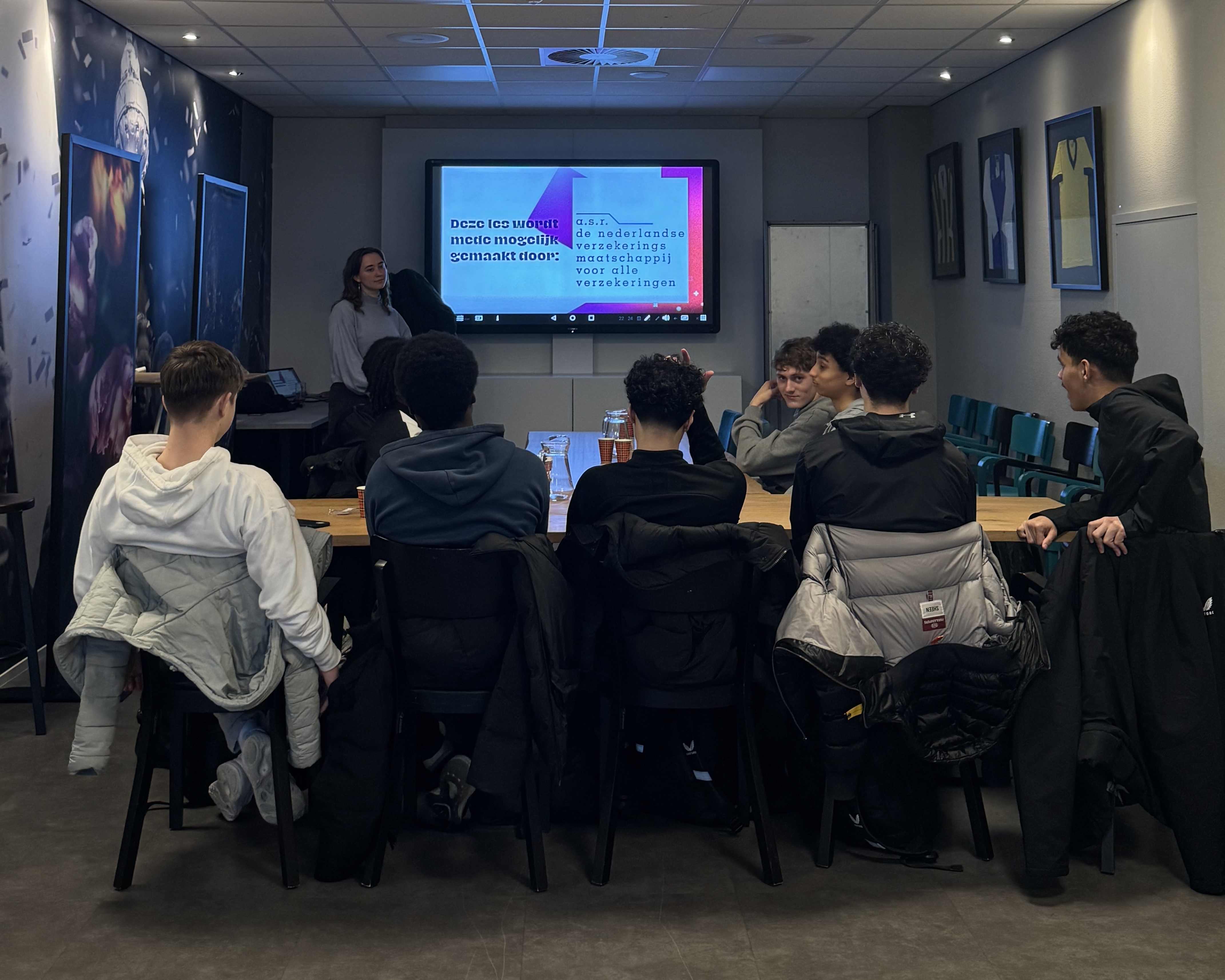 FC Utrecht en a.s.r. inspireren jeugd tijdens Week van het Geld