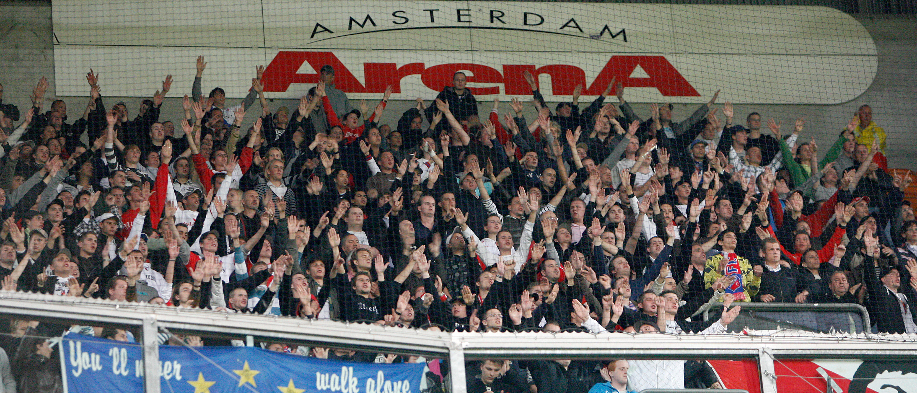 Kaartverkoop Ajax-uit gefaseerd van start