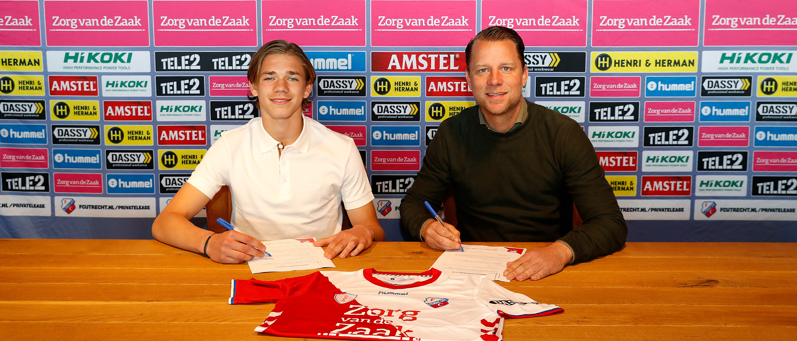 Spits Rijks tekent eerste profcontract