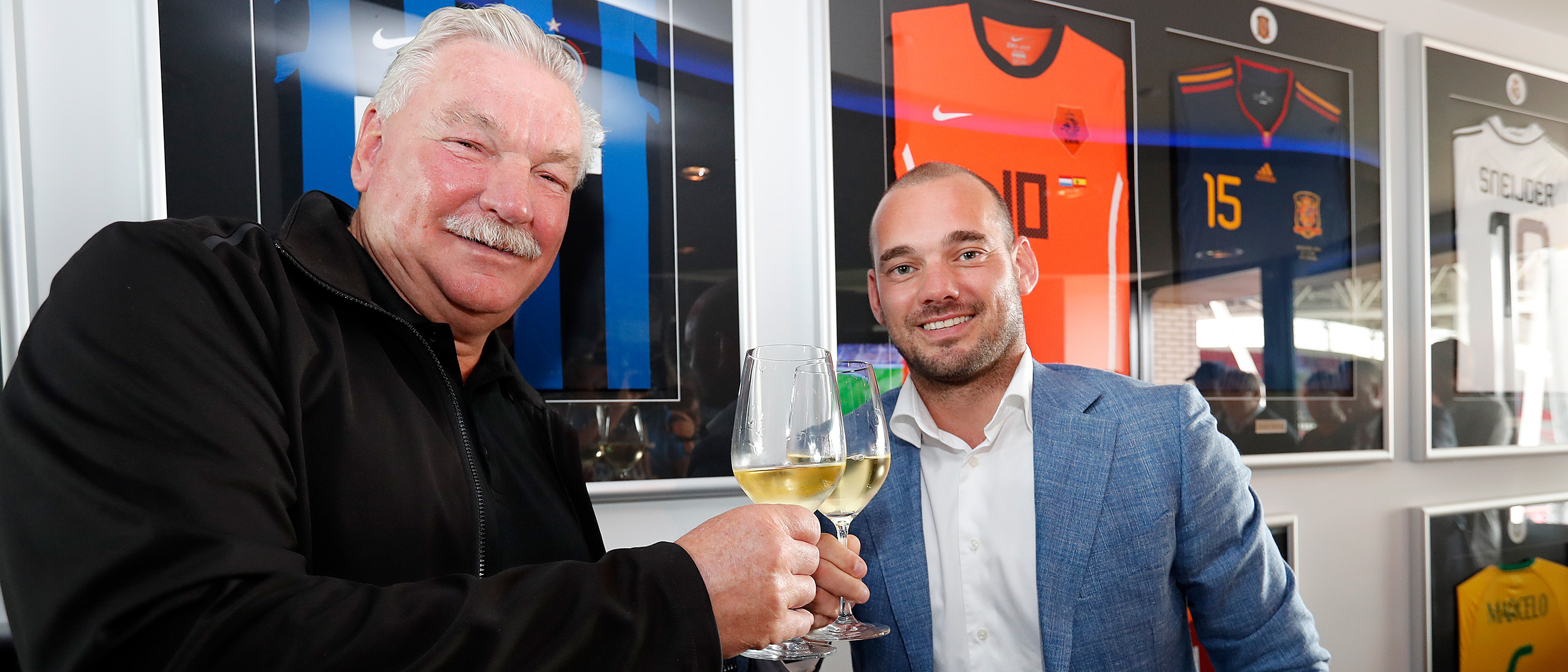 Wesley Sneijder tekent bij FC Utrecht