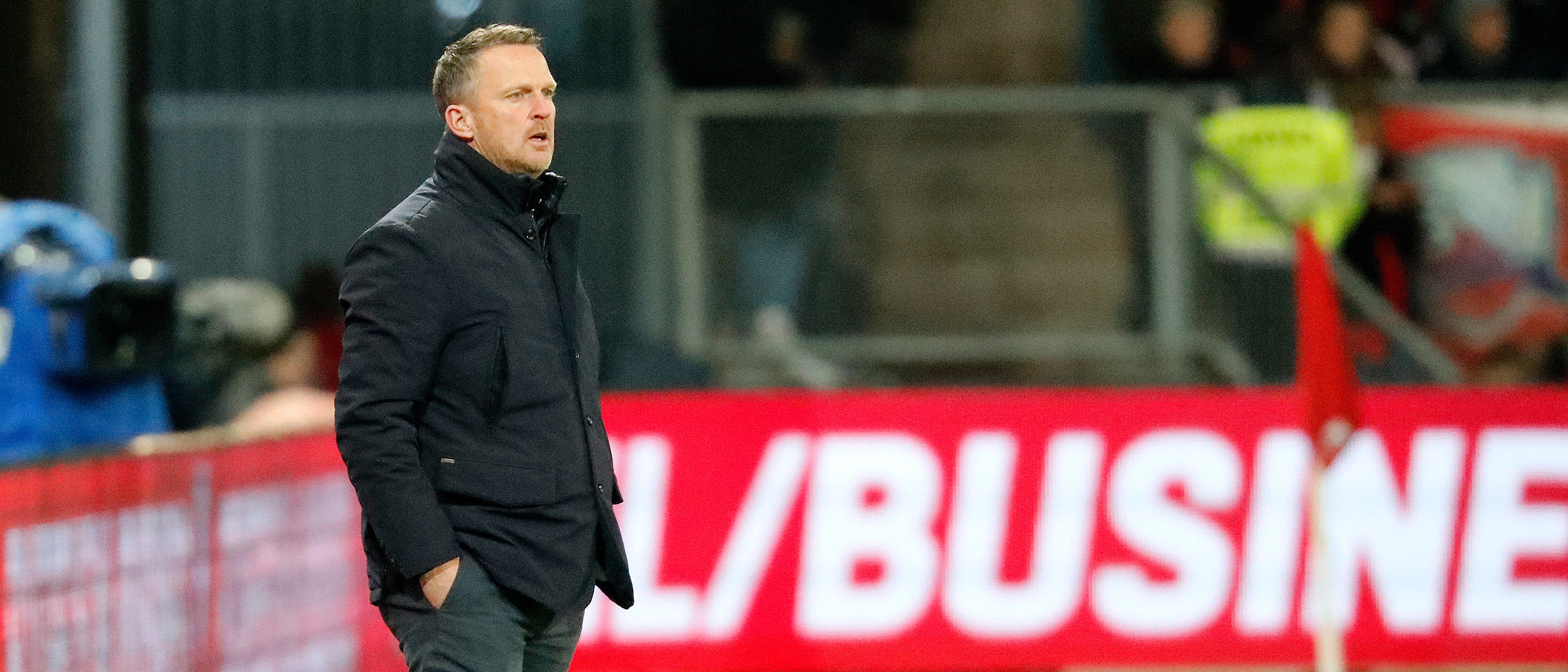 Van den Brom: 'Deze wedstrijd is beslist door momenten'
