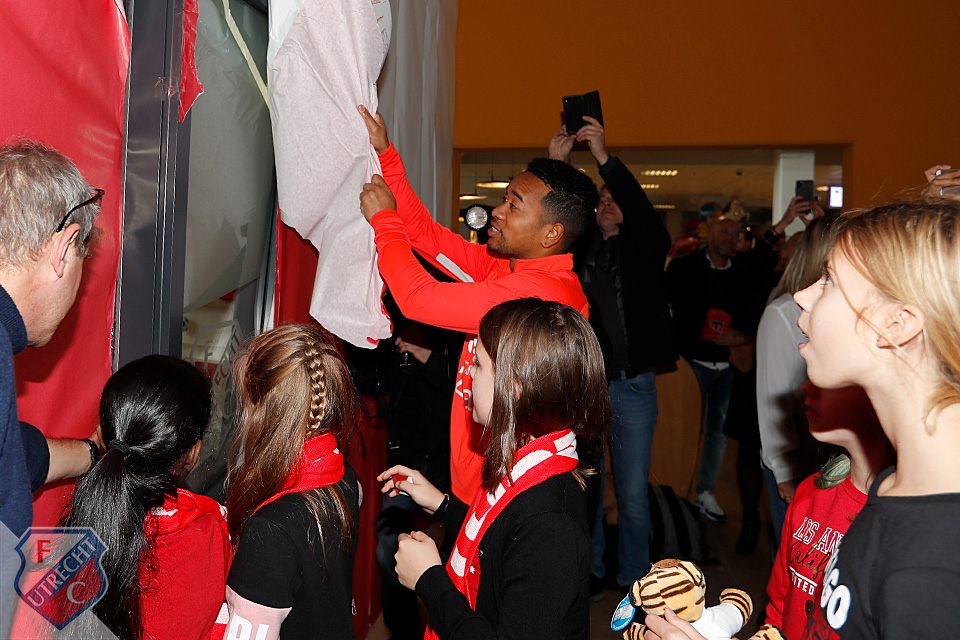 20191125 WKZ Skybox Opening 8459