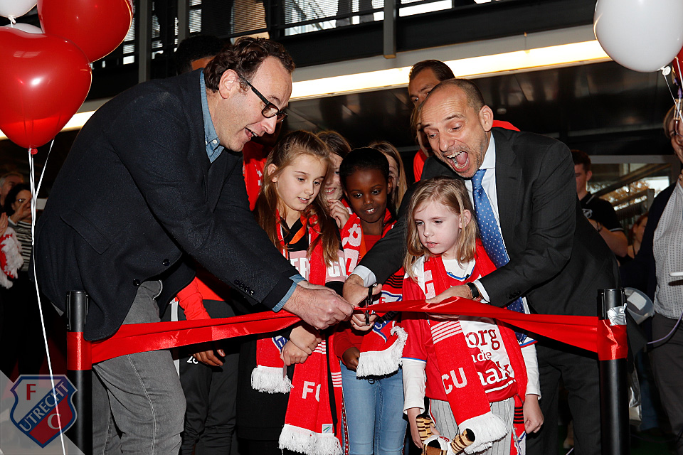 20191125 WKZ Skybox Opening 8456