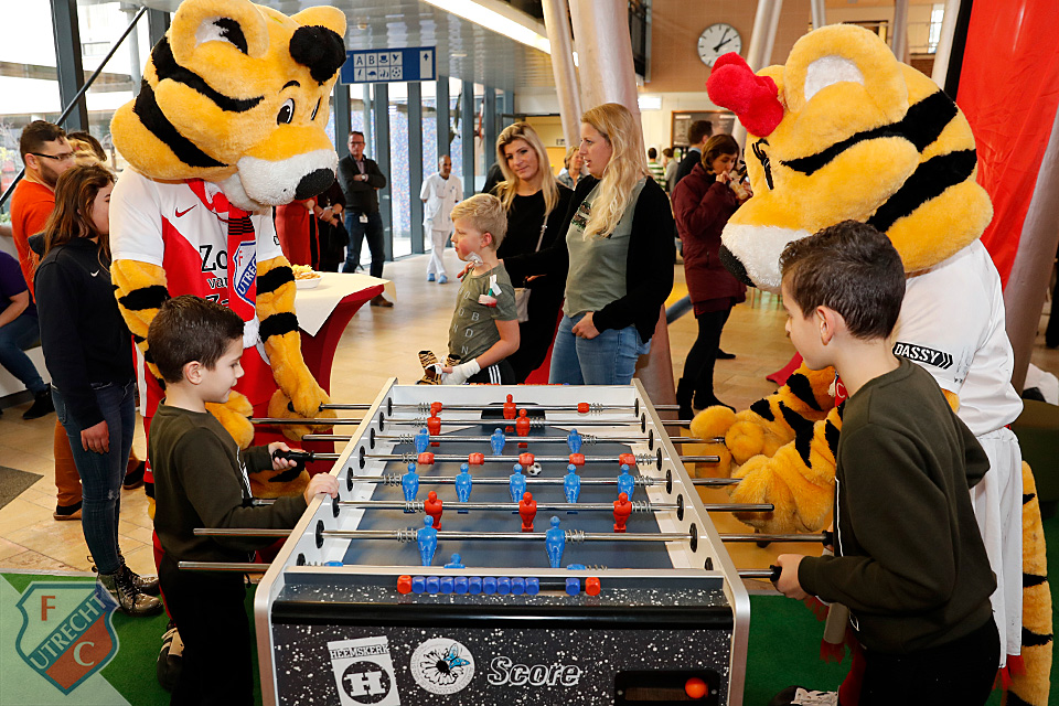 20191125 WKZ Skybox Opening 8421