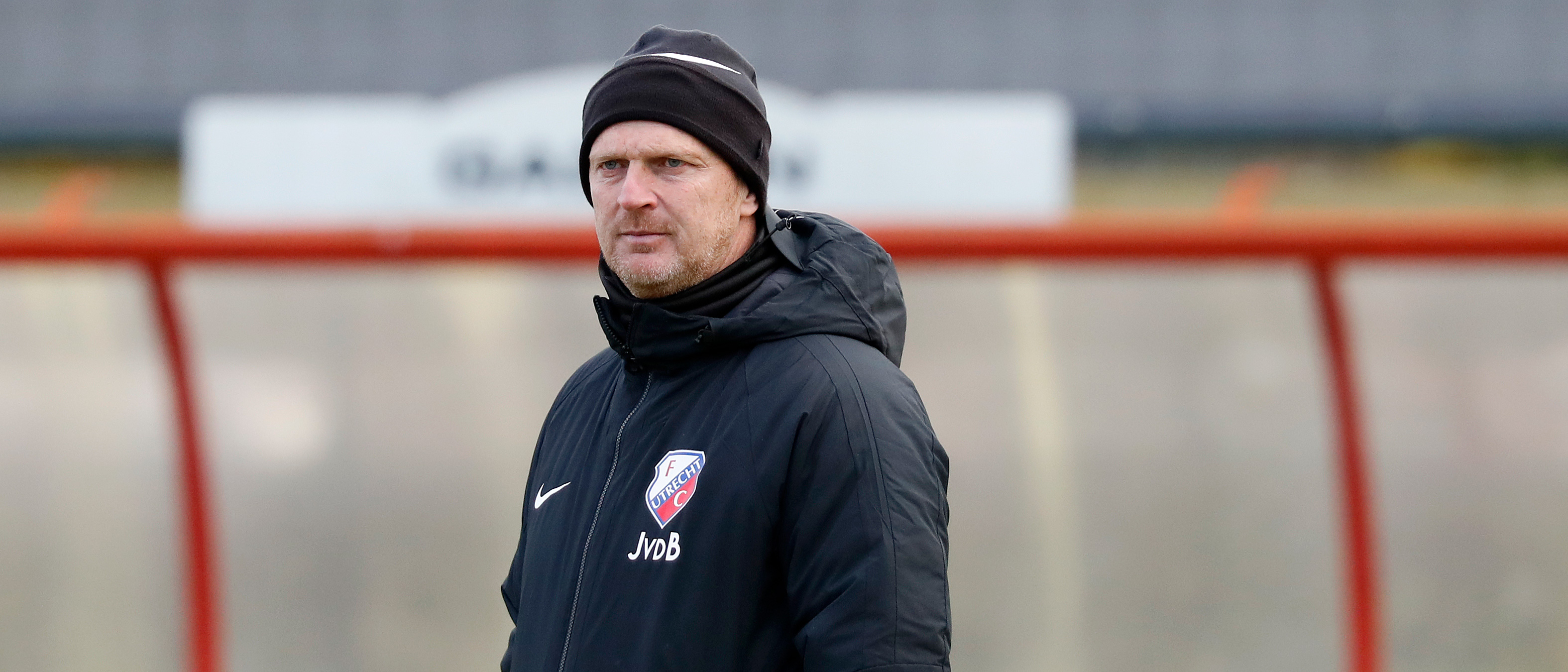 Van den Brom:  'Alles doen om deze wedstrijd te winnen'