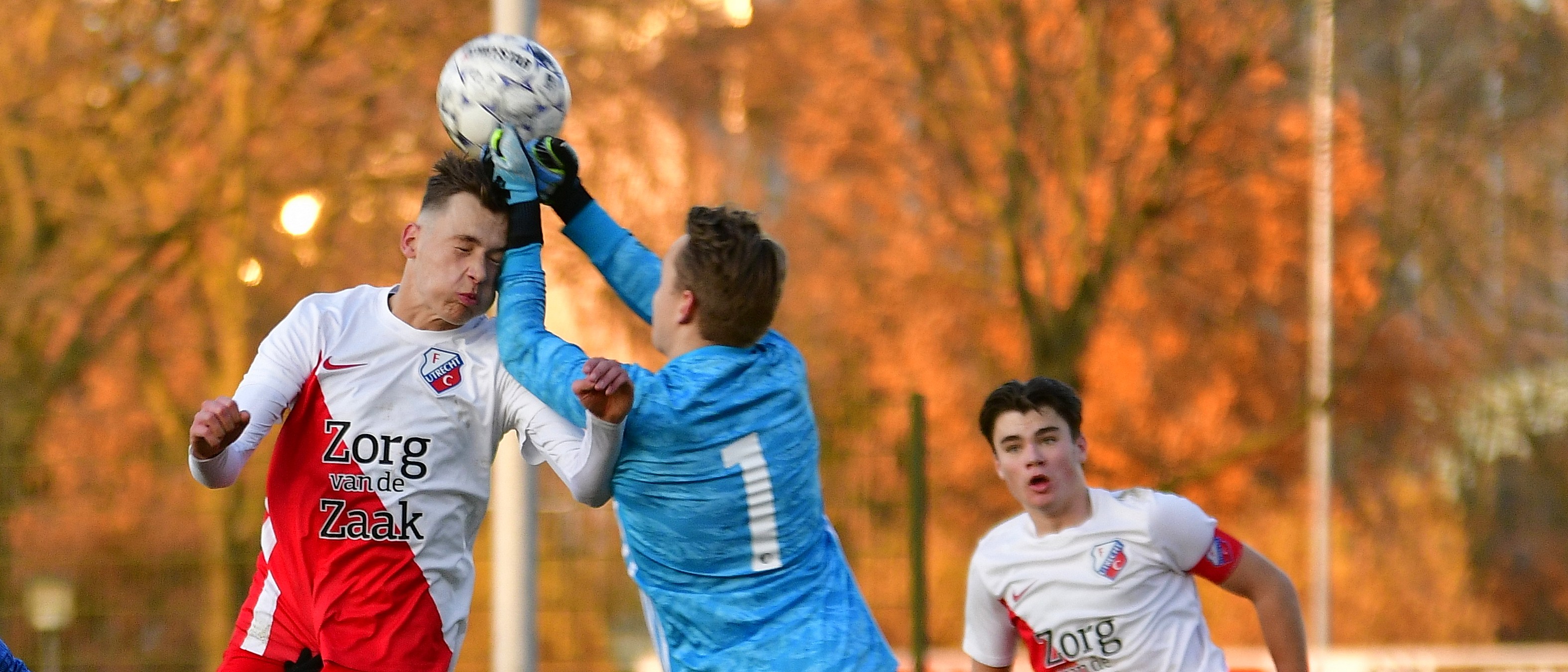 FC Utrecht O17 ondanks verlies naar kampioenscompetitie