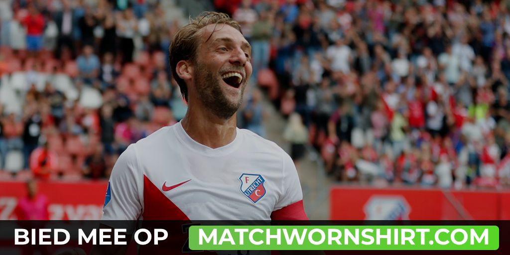 Live shirtveiling voor Charitybox