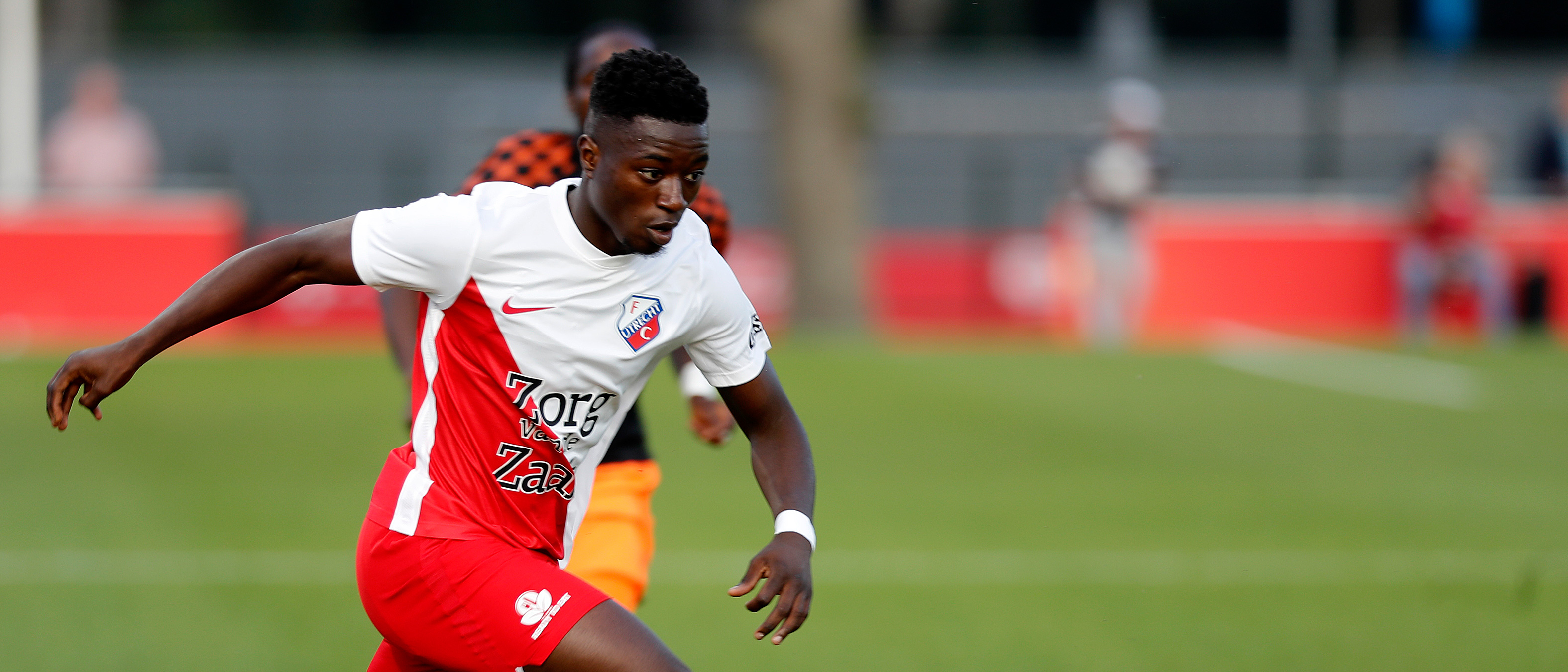 Contract Eros Maddy opengebroken en verlengd