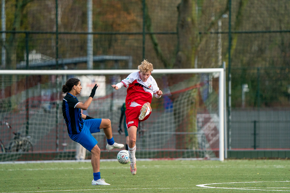 F.C. Utrecht O17 Alphense Boys O17 CMS 23