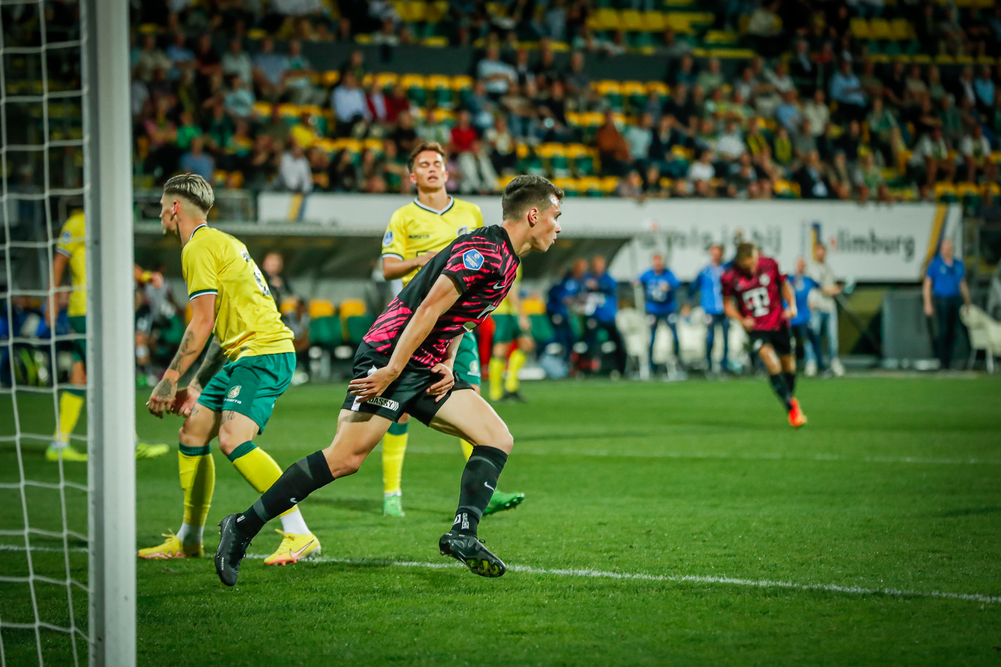 Tasos Douvikas schiet FC Utrecht naar overwinning