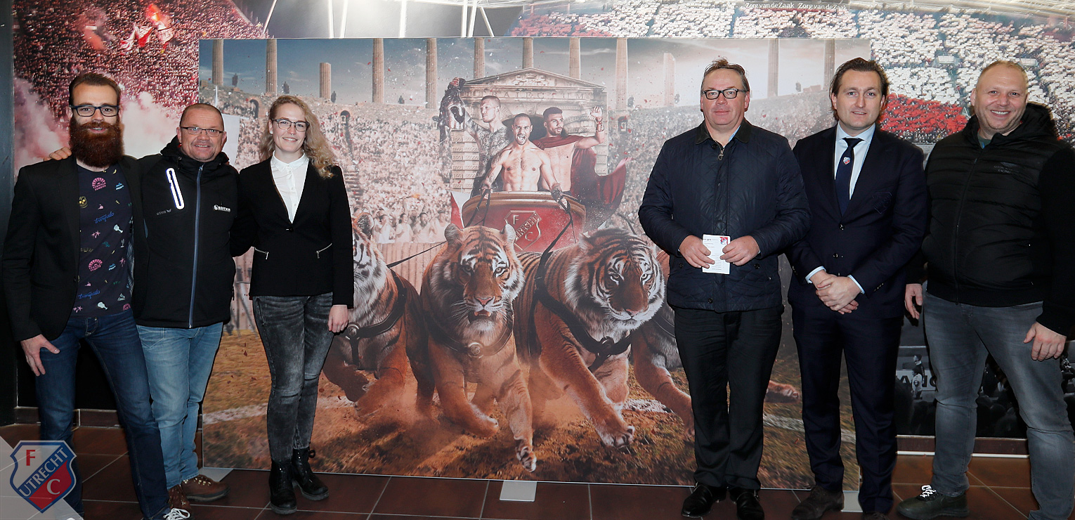 Nieuw kunstwerk onthuld in stadion galgenwaard 