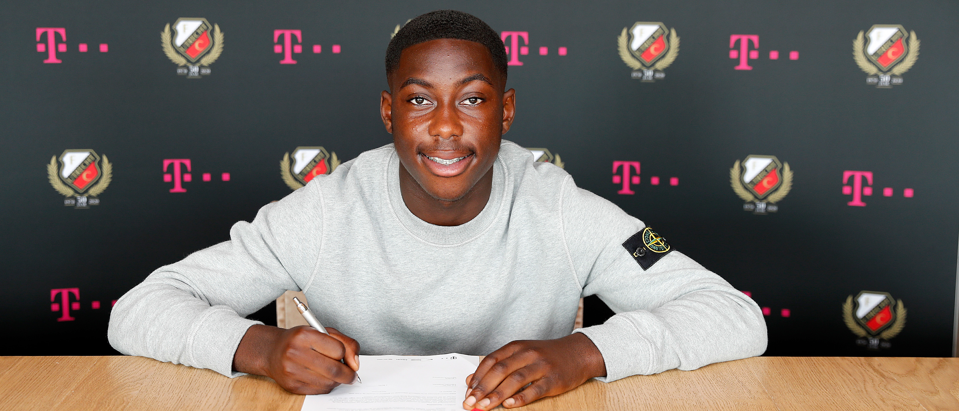 Eerste profcontract voor Imanuel Bonsu