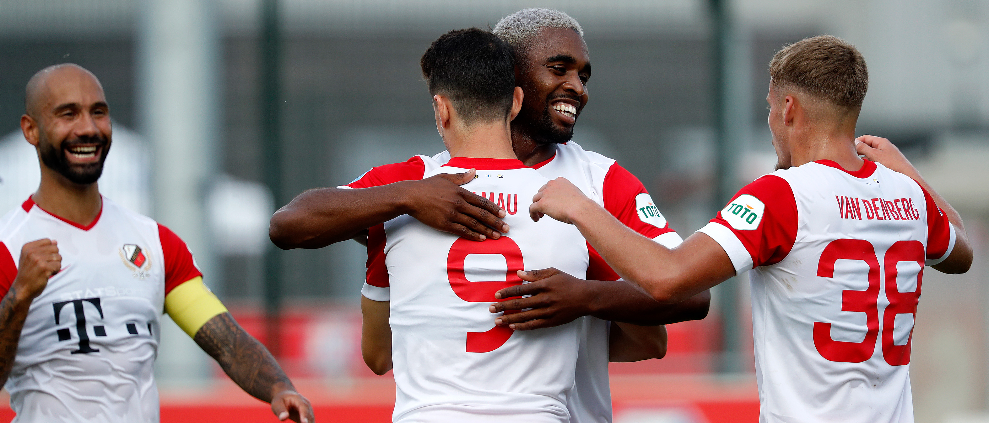 FC Utrecht op schot tegen Excelsior