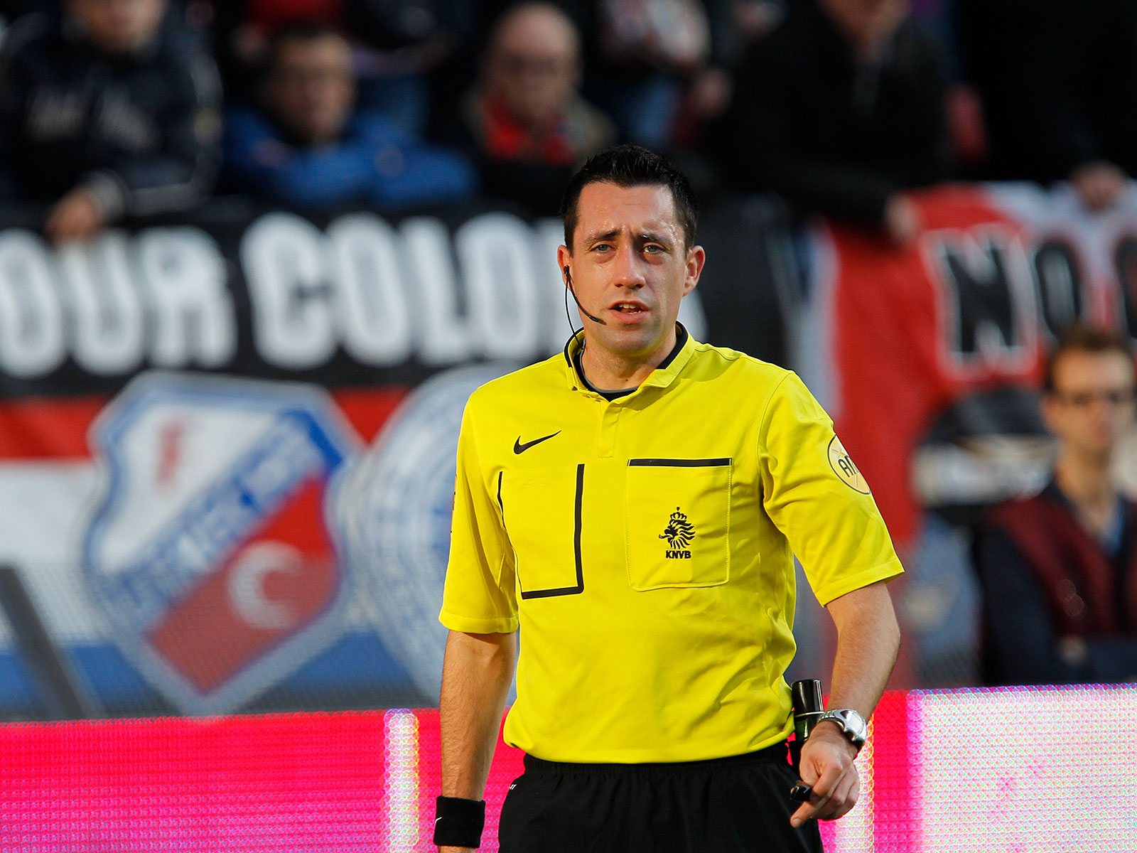 Dennis Higler leidsman bij FC Utrecht-Ajax