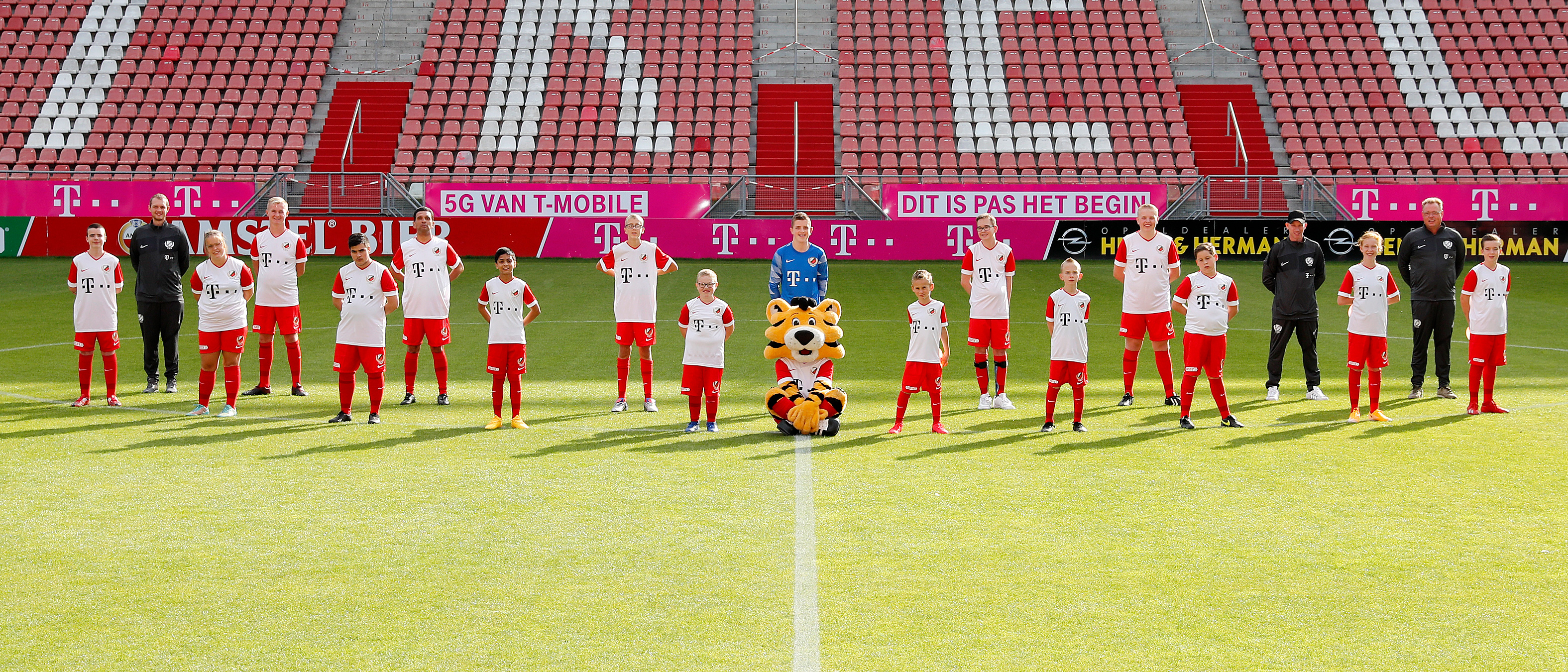 Bijzonder FC Utrecht tekent opnieuw contract