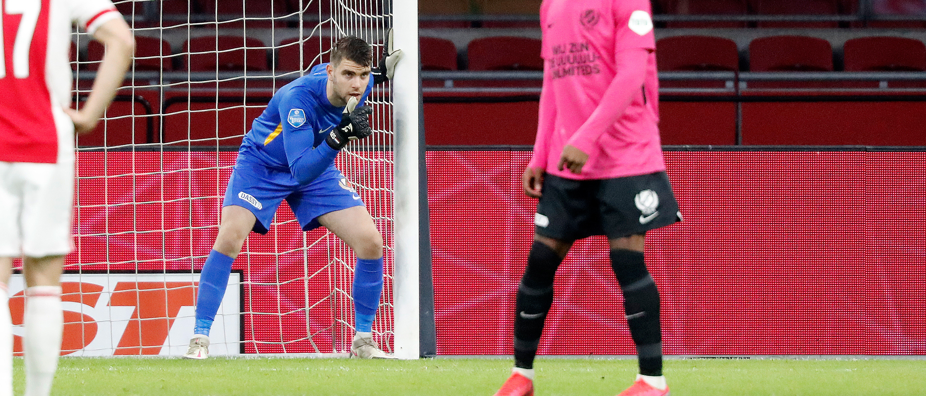 Maarten Paes houdt hersenschudding over aan duel met Ajax