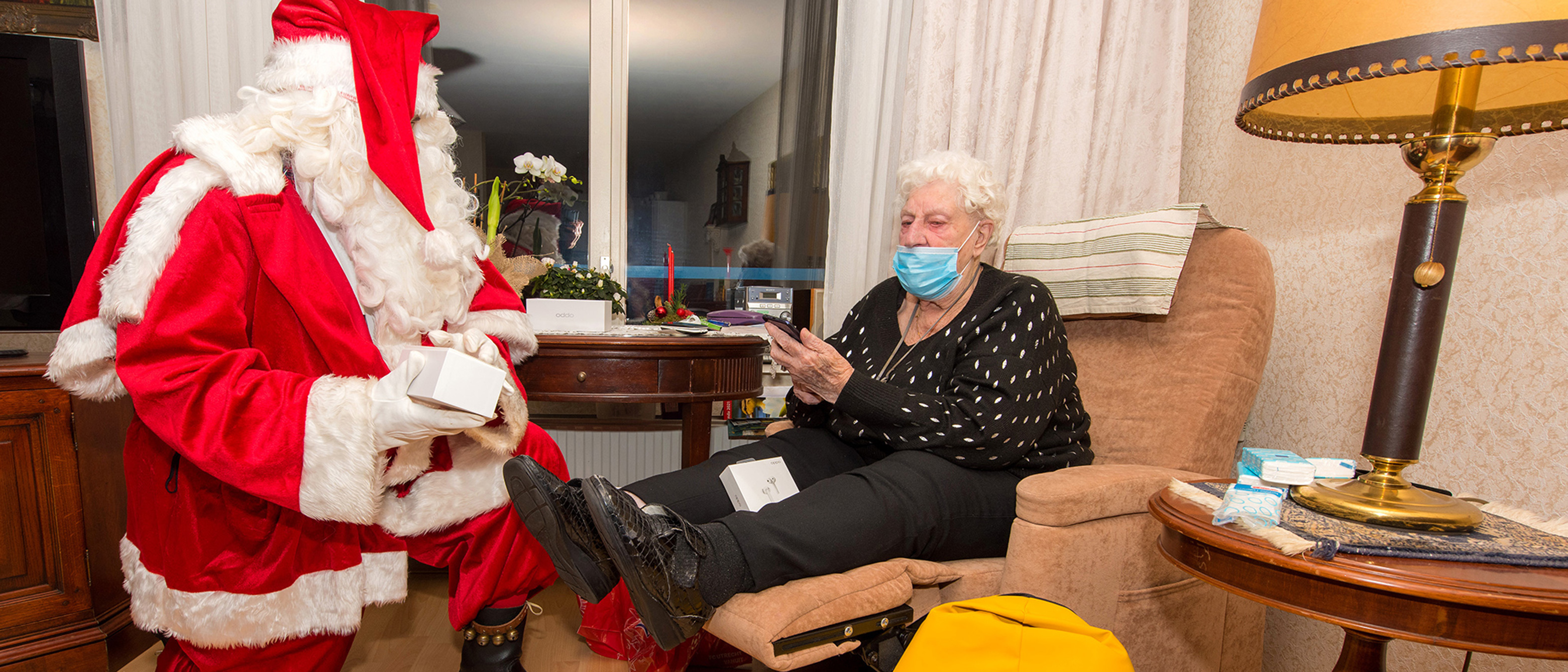 Met Kerstshow ‘Diner mee met de FC’ geven FC Utrecht en RTV Utrecht steuntje in de rug van eenzame ouderen in de provincie