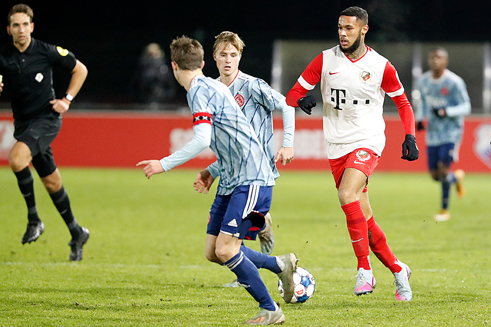 Jong FC Utrecht-spits Djenairo Daniels op huurbasis naar US Sassuolo