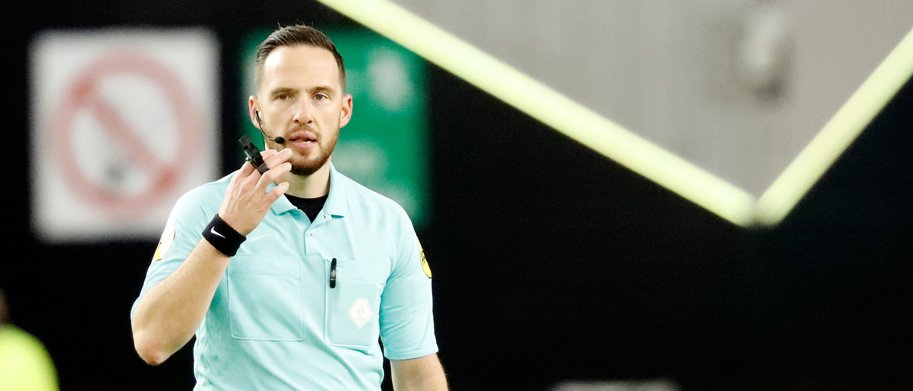 Edwin van de Graaf leidsman tegen FC Groningen