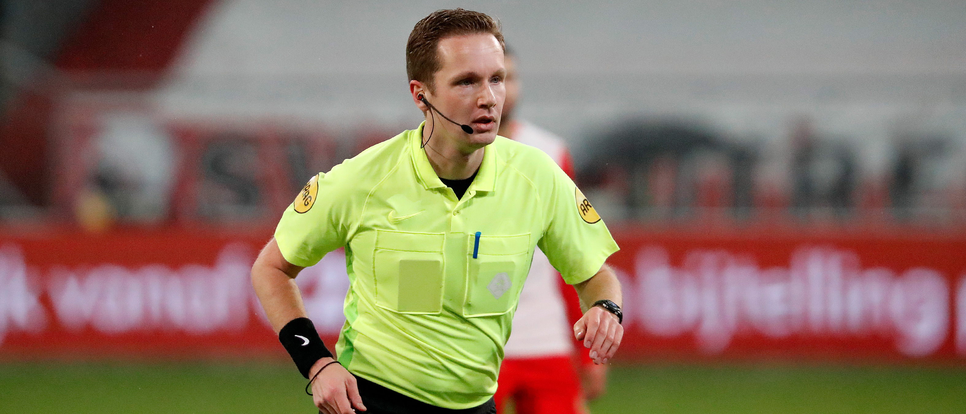 Ingmar Oostrom fluit NAC Breda - FC Utrecht