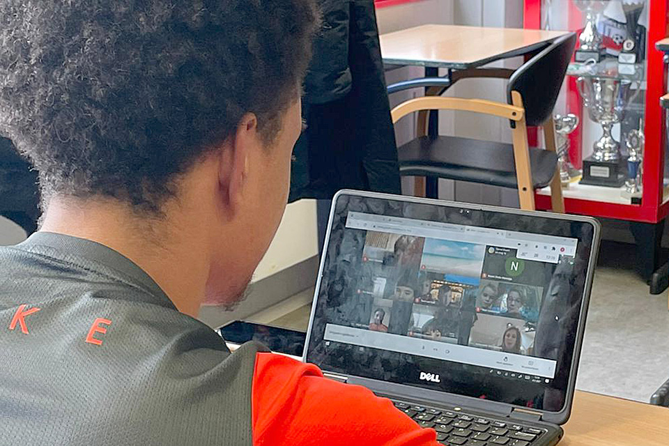 0567Da12 2Eb2 4B45 9417 048Ee36c4e29