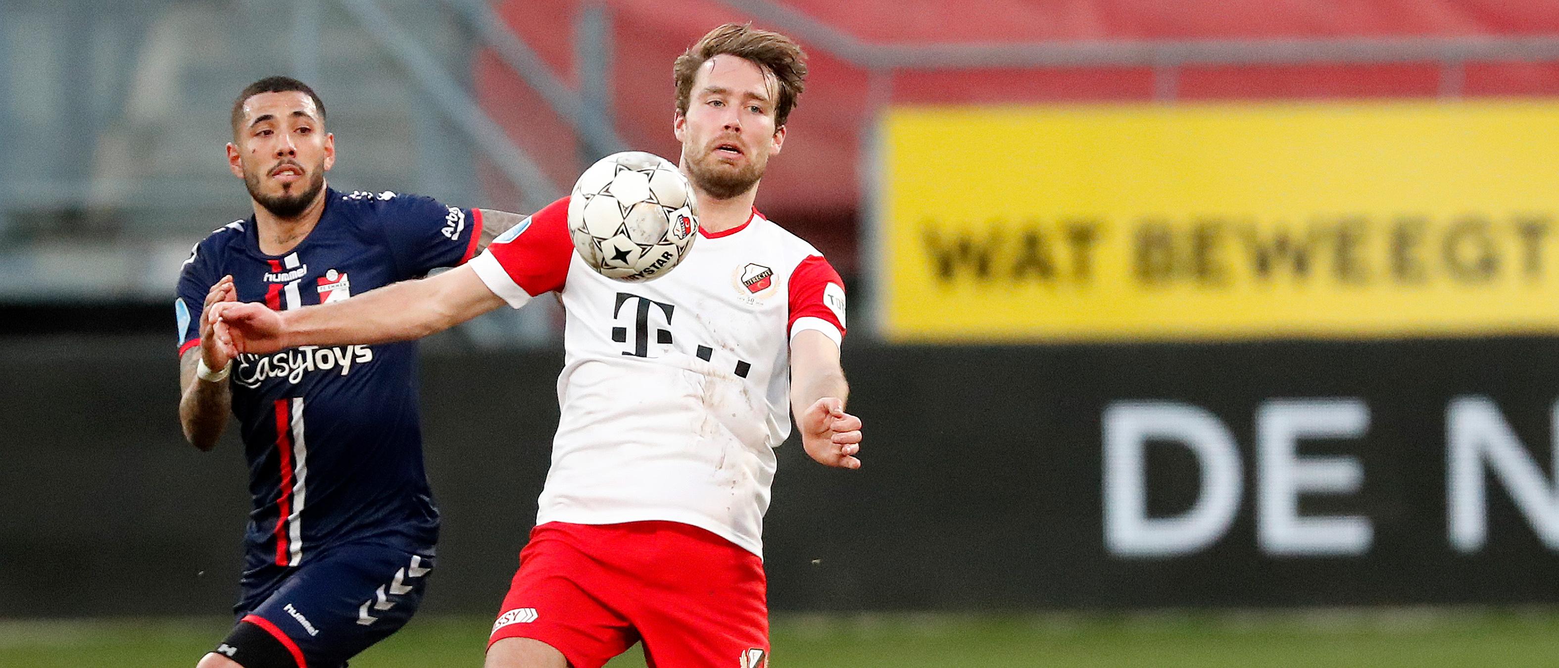 Onderuit op eigen veld