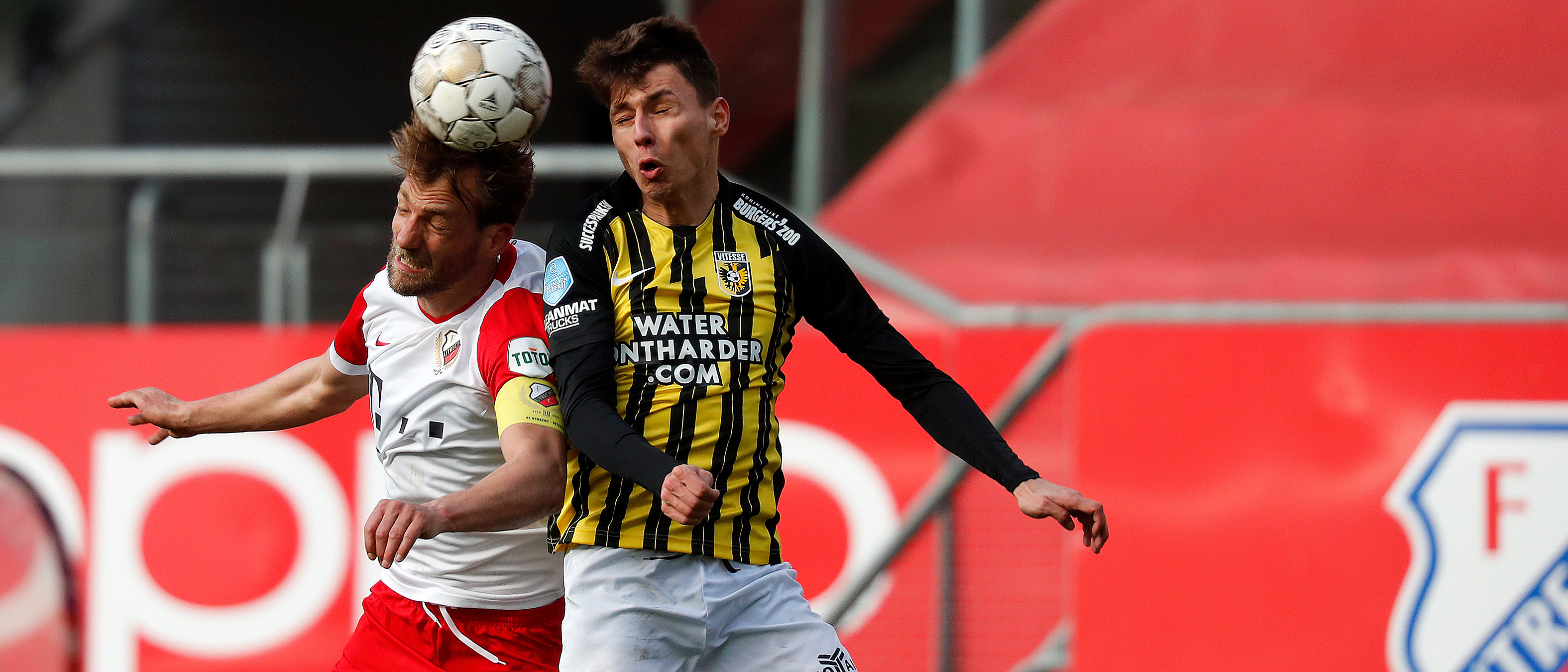 FC Utrecht vist achter het net tegen Vitesse