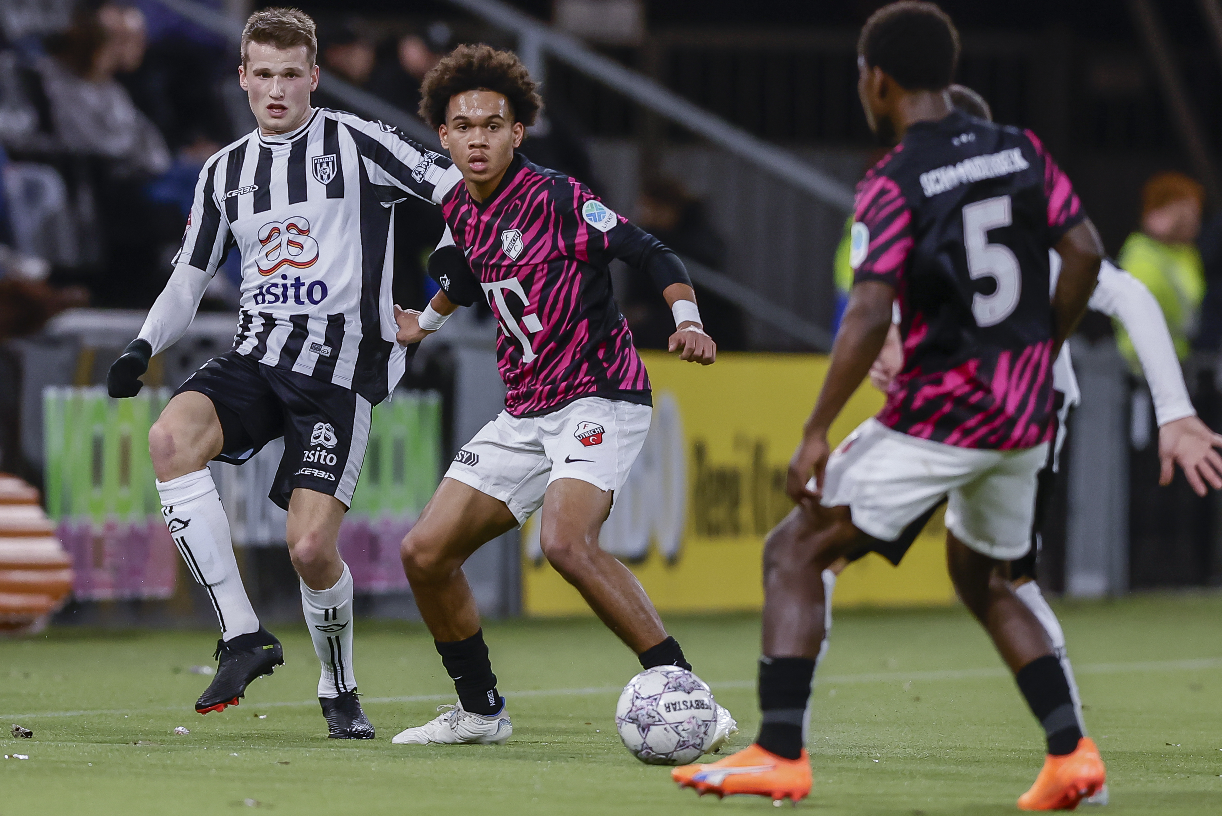 Flinke domper voor beloftenploeg in Almelo