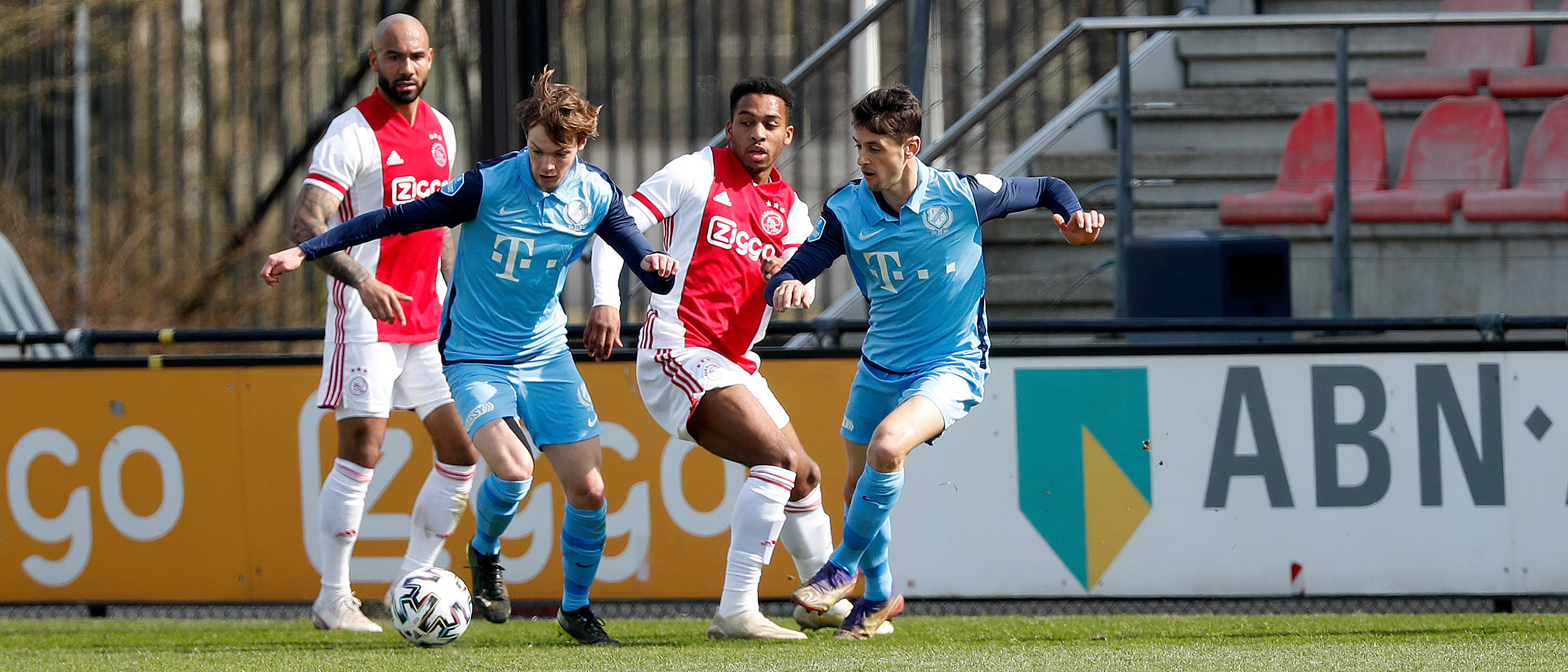 Keeper De Keijzer maakt rentree in oefenpartij tegen Ajax