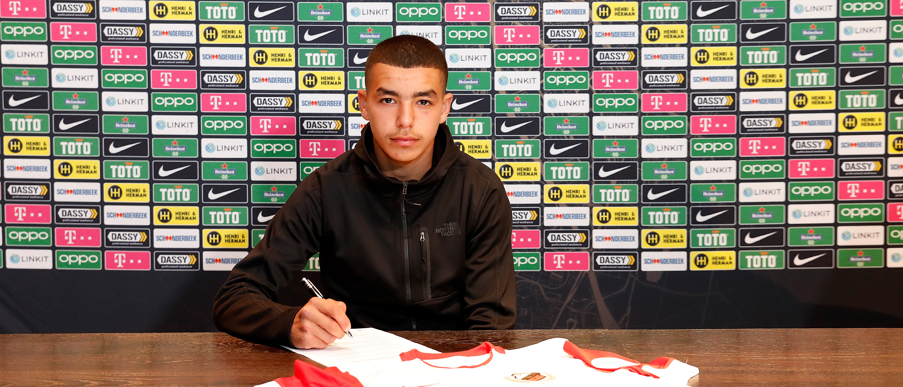 Eerste profcontract voor Rafik el Arguioui