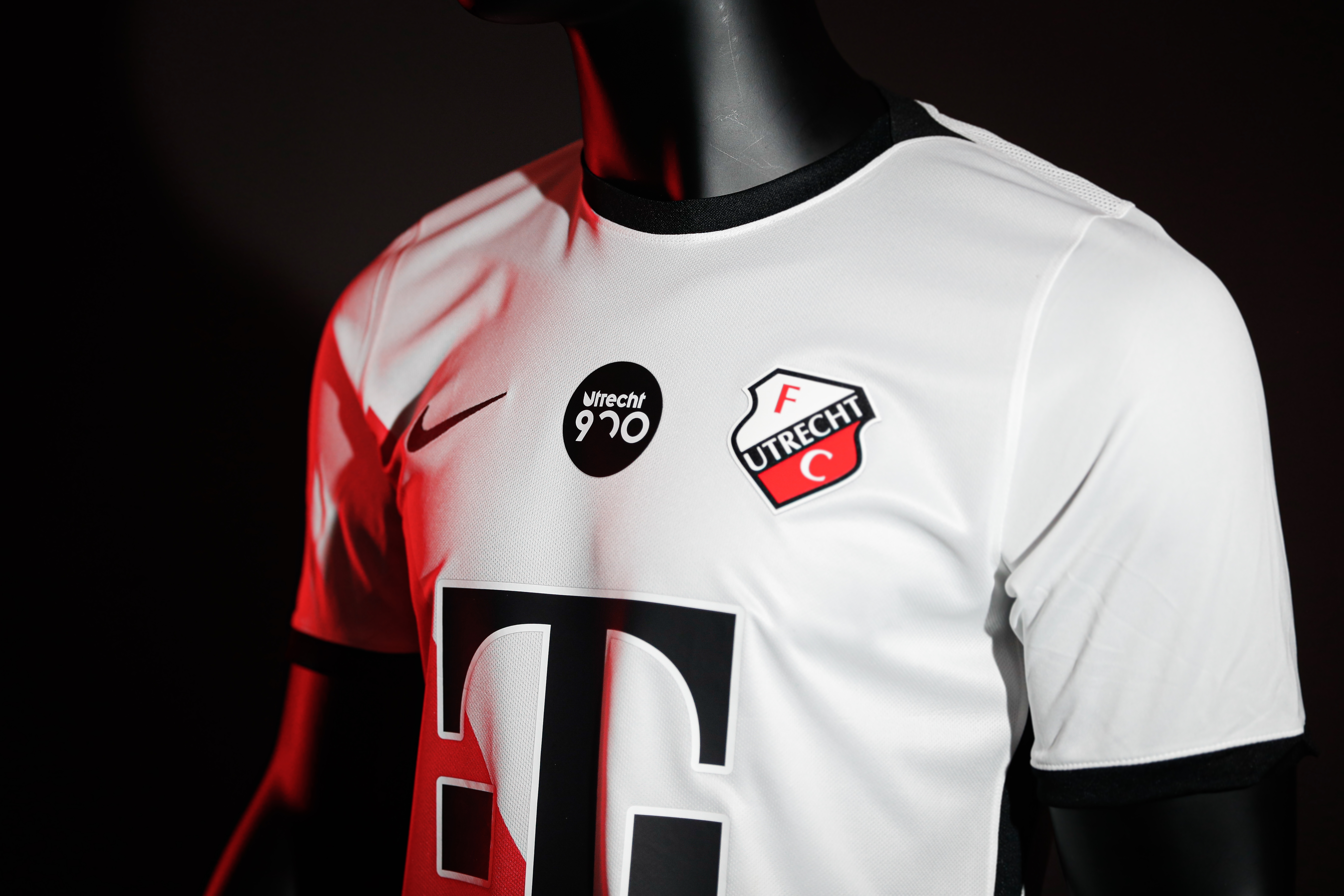 Unieke wedstrijdshirts geveild voor Mihai Nesu Foundation 