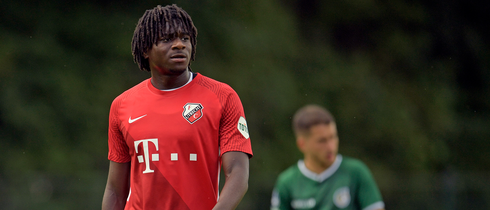 Christopher Mamengi maandenlang buitenspel