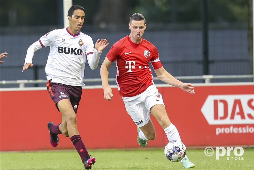 Jong FC Utrecht op bezoek bij koploper Jong AZ