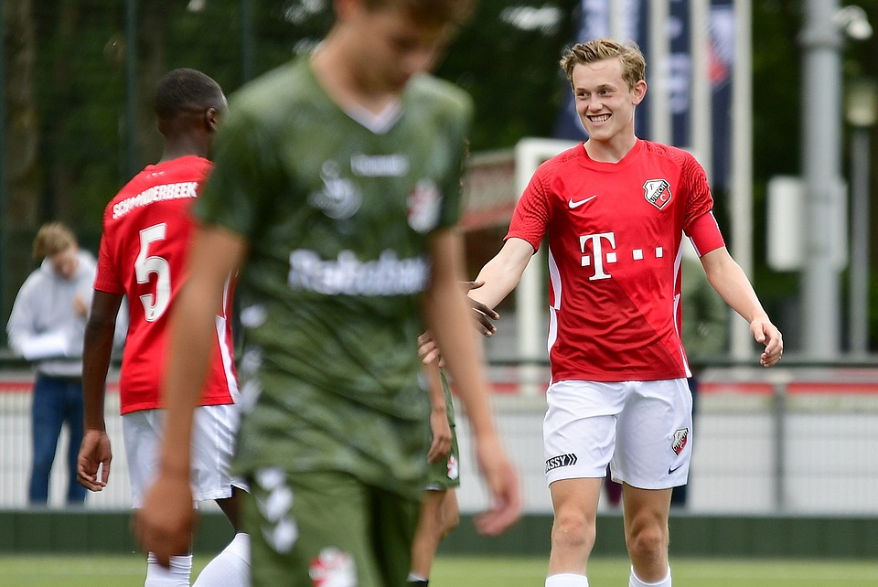 Den Boggende en Samson op stage met Oranje Onder 16