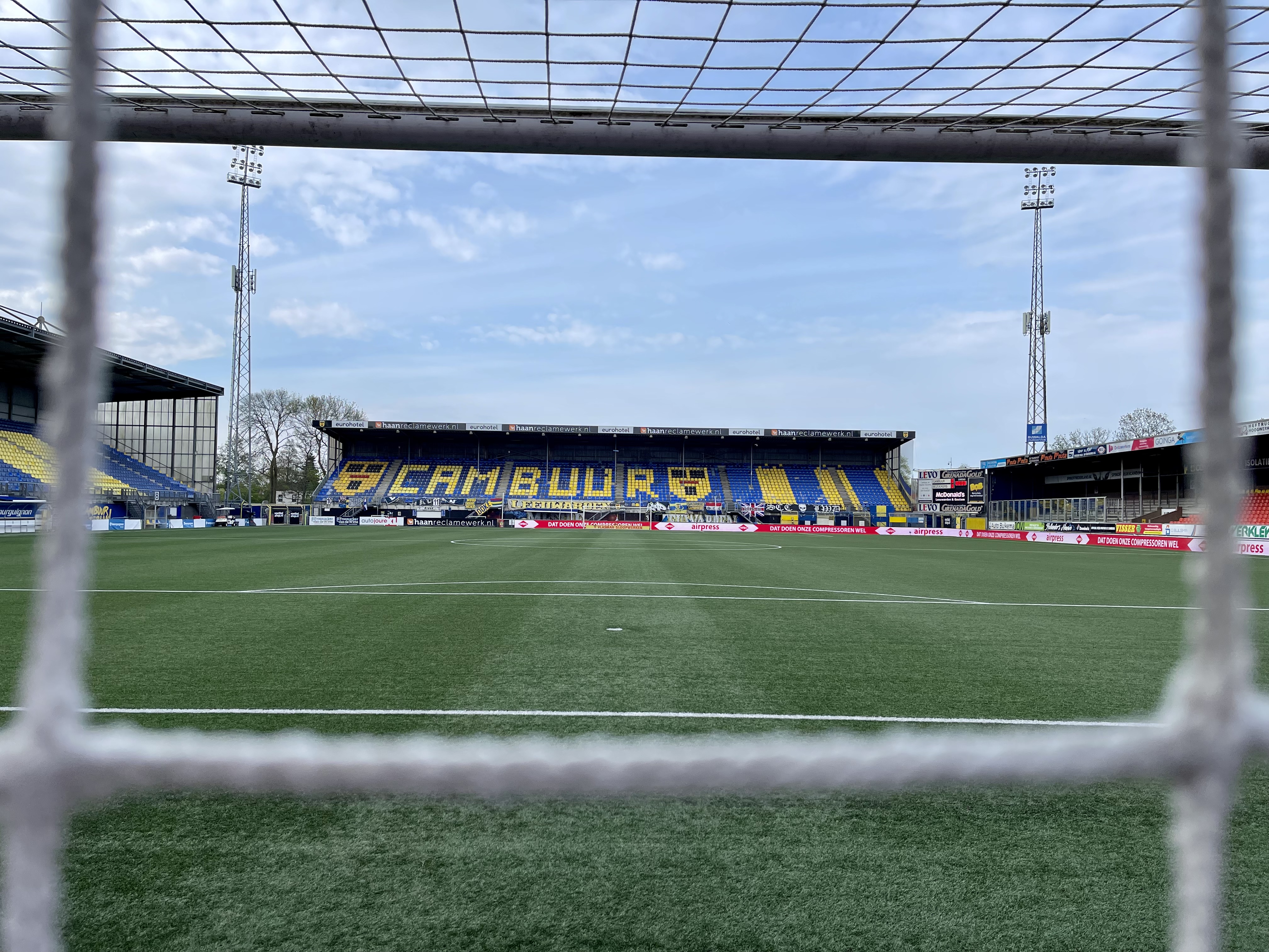 Pre Camutr Stadion 06