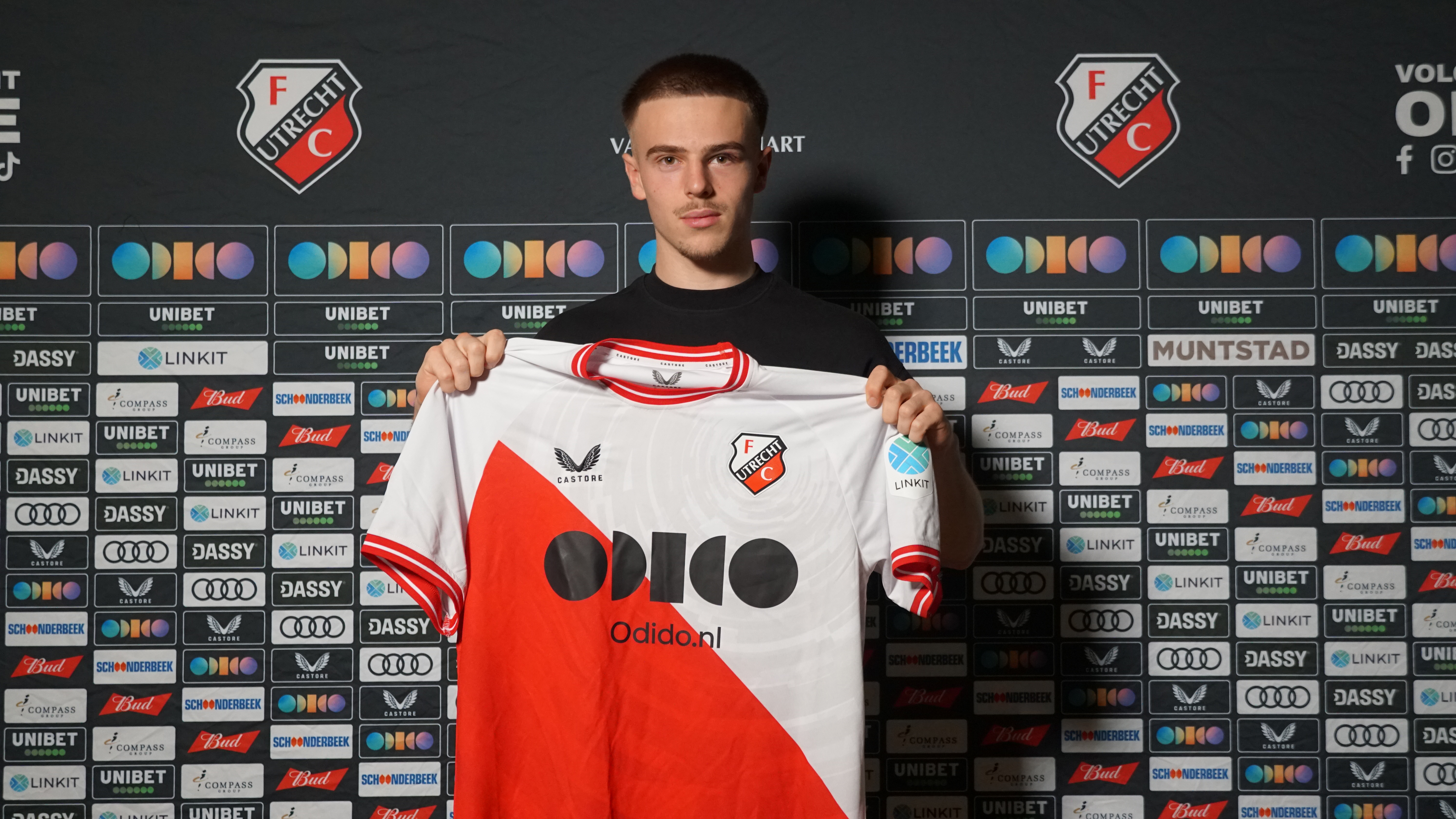 Sil van der Wegen tekent eerste profcontract