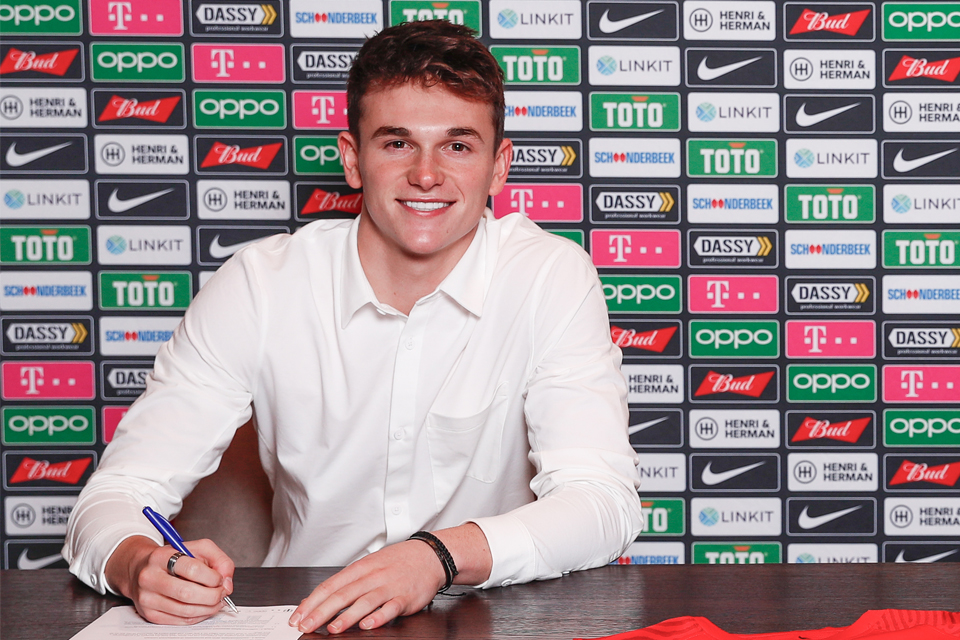 Eerste aanwinst seizoen 2022/2023: Taylor Booth