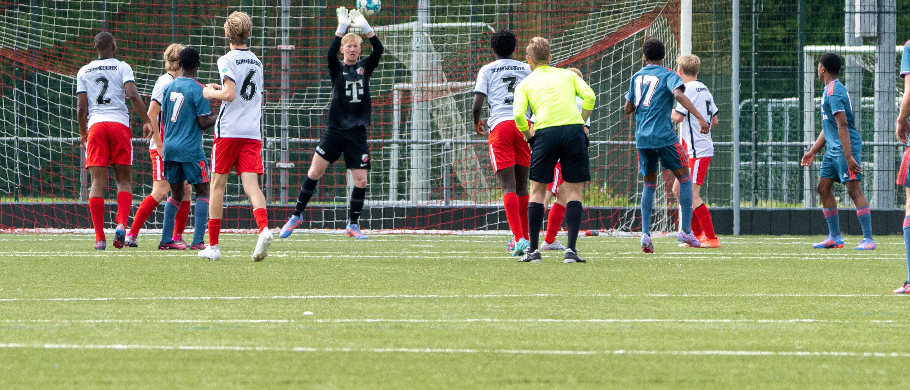 FC Utrecht O16 houdt de punten in Utrecht.