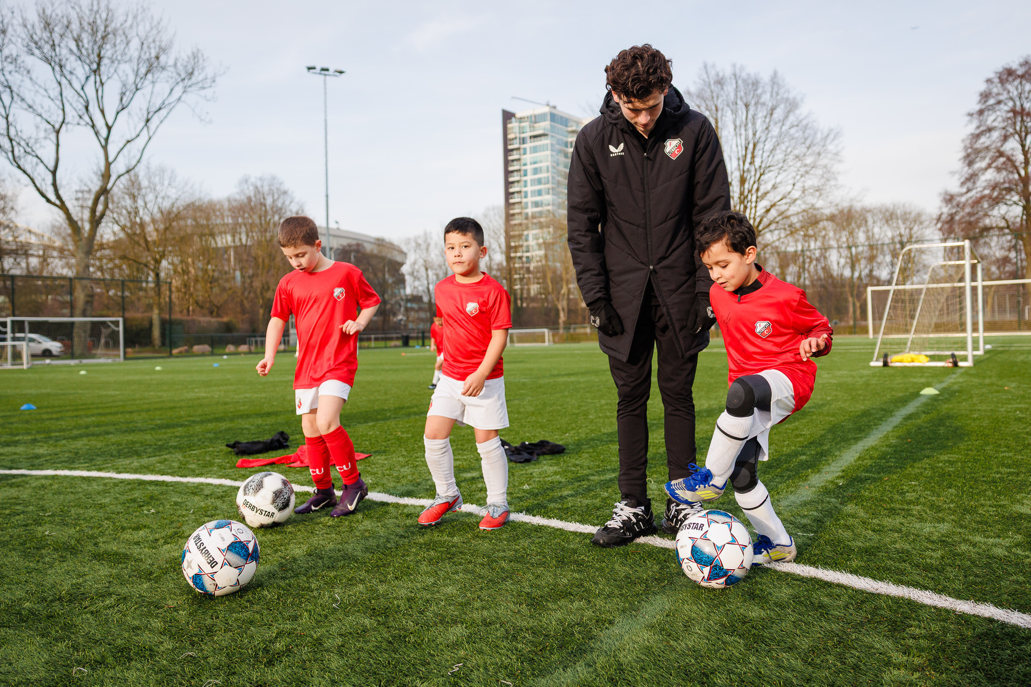 048 251222 140533 Fcuexit4kids 20251222 14 05 33 2 2048Px