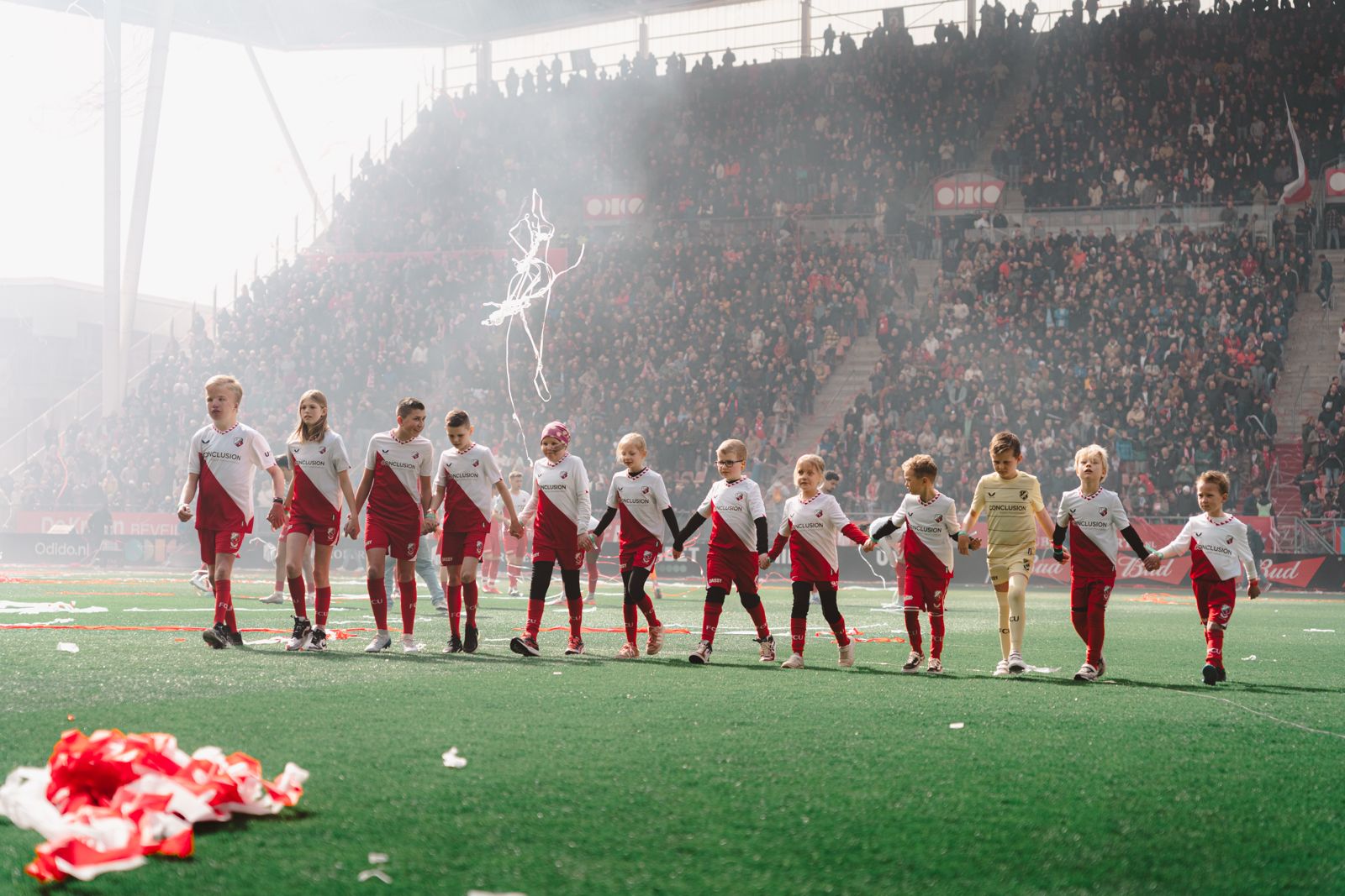 Kinderen uit ziekenhuizen genieten van unieke FC Utrecht-week