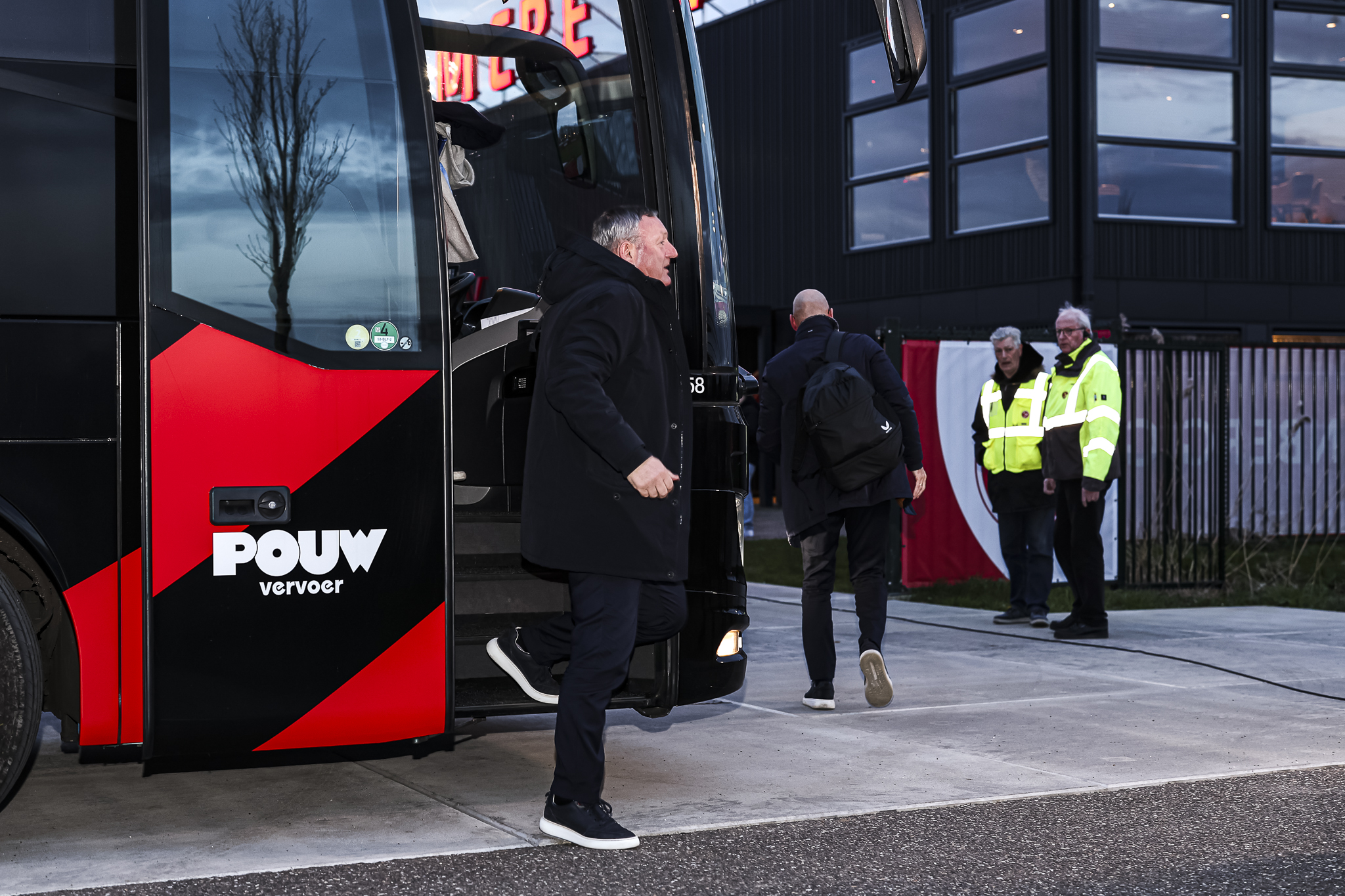 Almutr Aankomstsite08