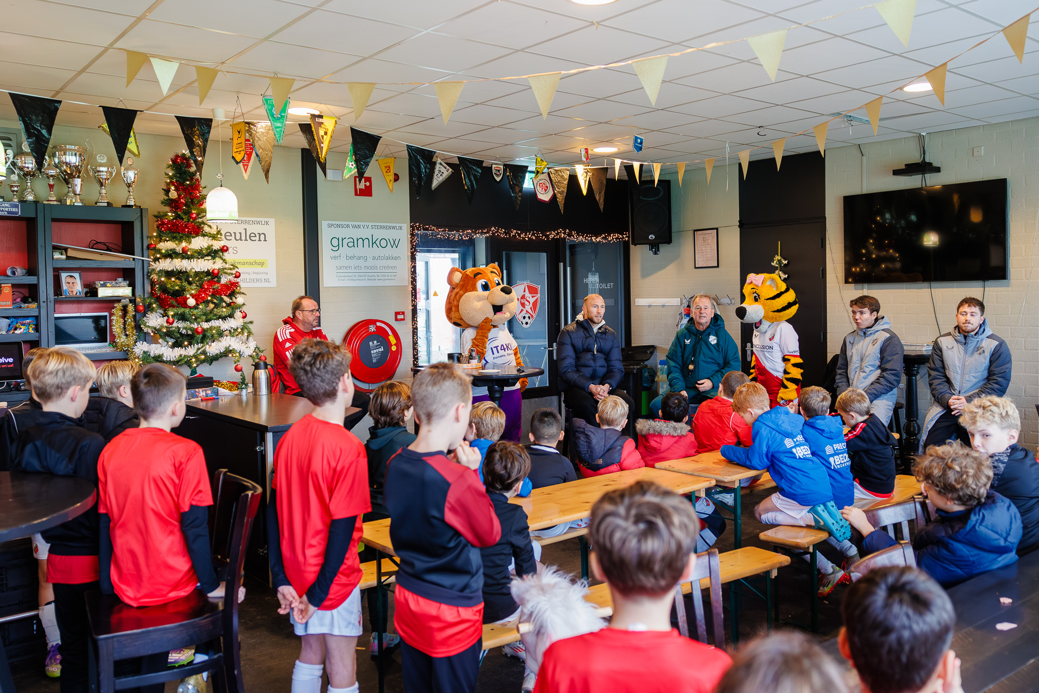 031 251222 134517 Fcuexit4kids 20251222 13 45 17 2048Px