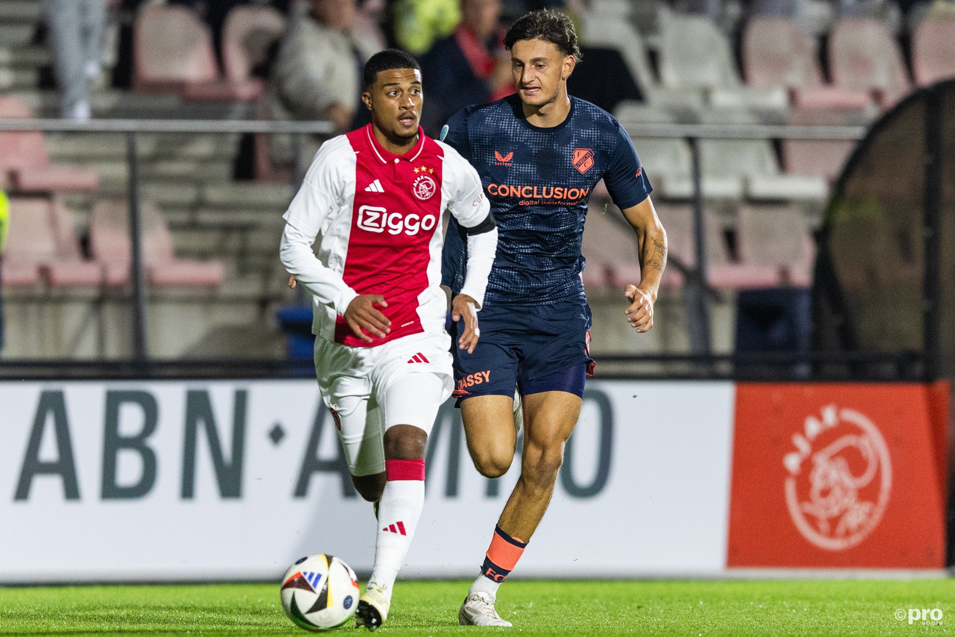 Jong FC Utrecht speelt gelijk tegen Jong Ajax