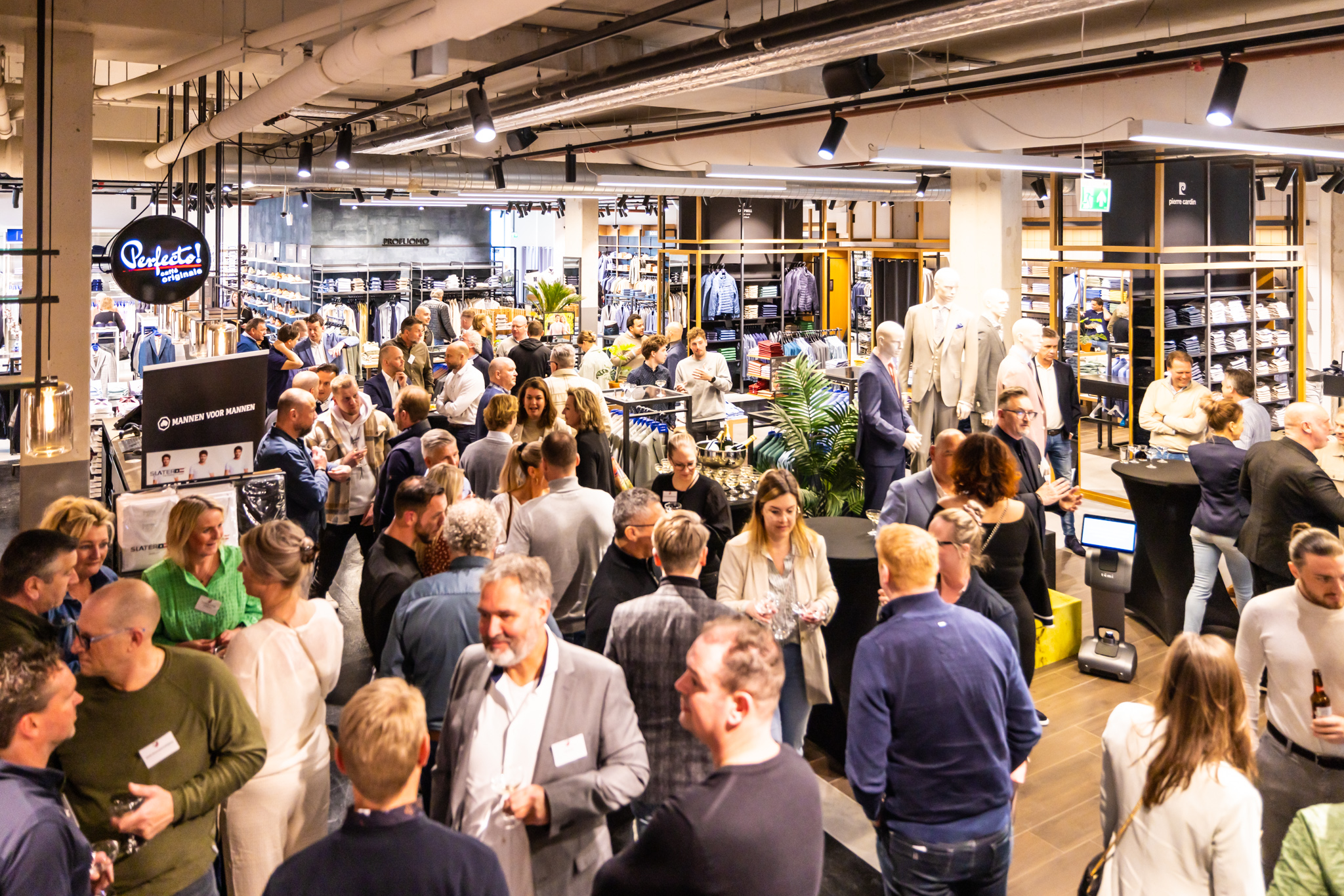 Volle bingokaarten en waardevolle verbindingen bij OFM. x Holland Casino-event