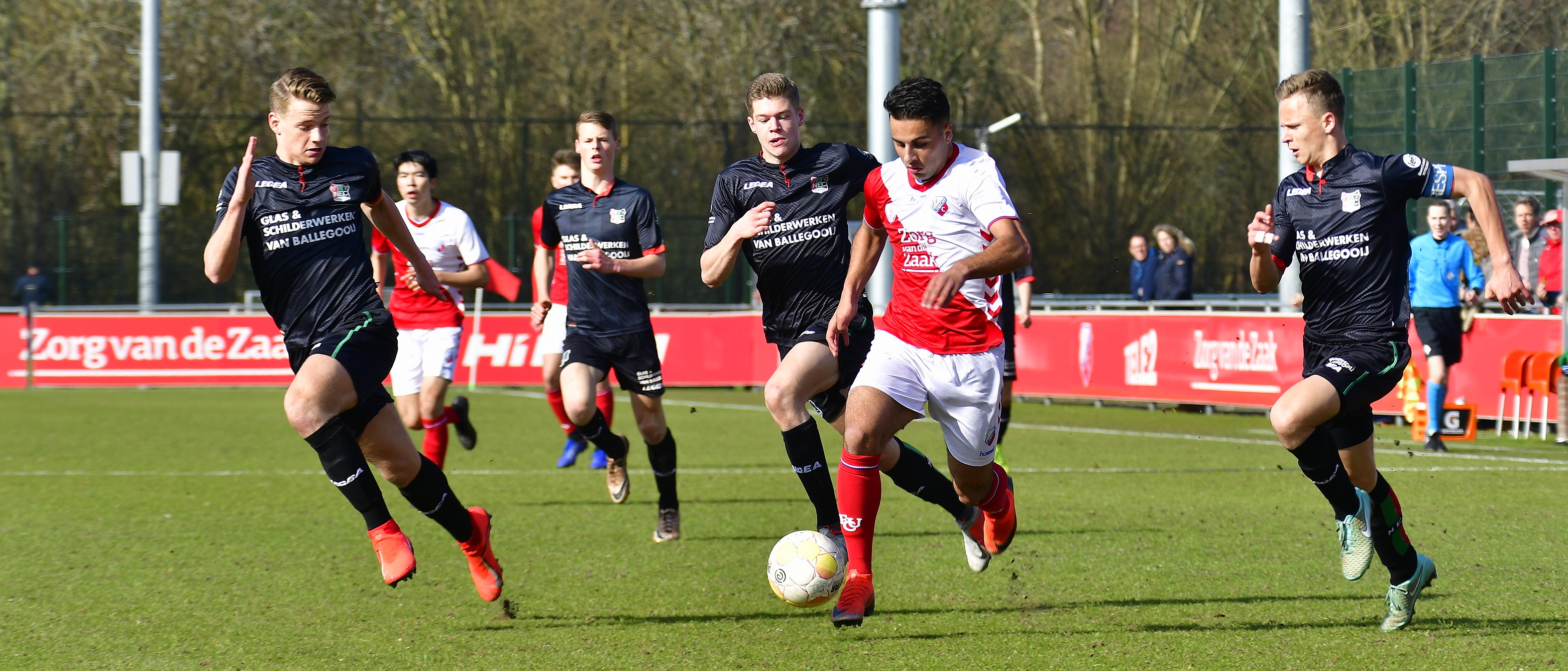 Matige eerste helft O17 wordt gevolgd door prima tweede helft