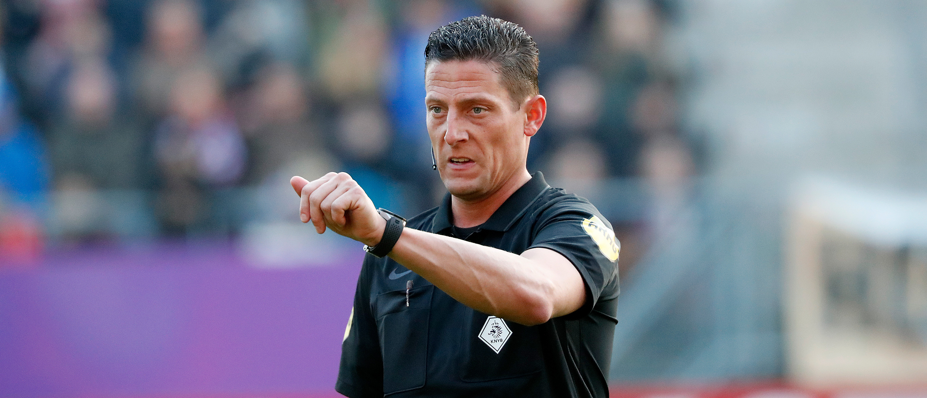sc Heerenveen-uit: Jeroen Manschot arbiter