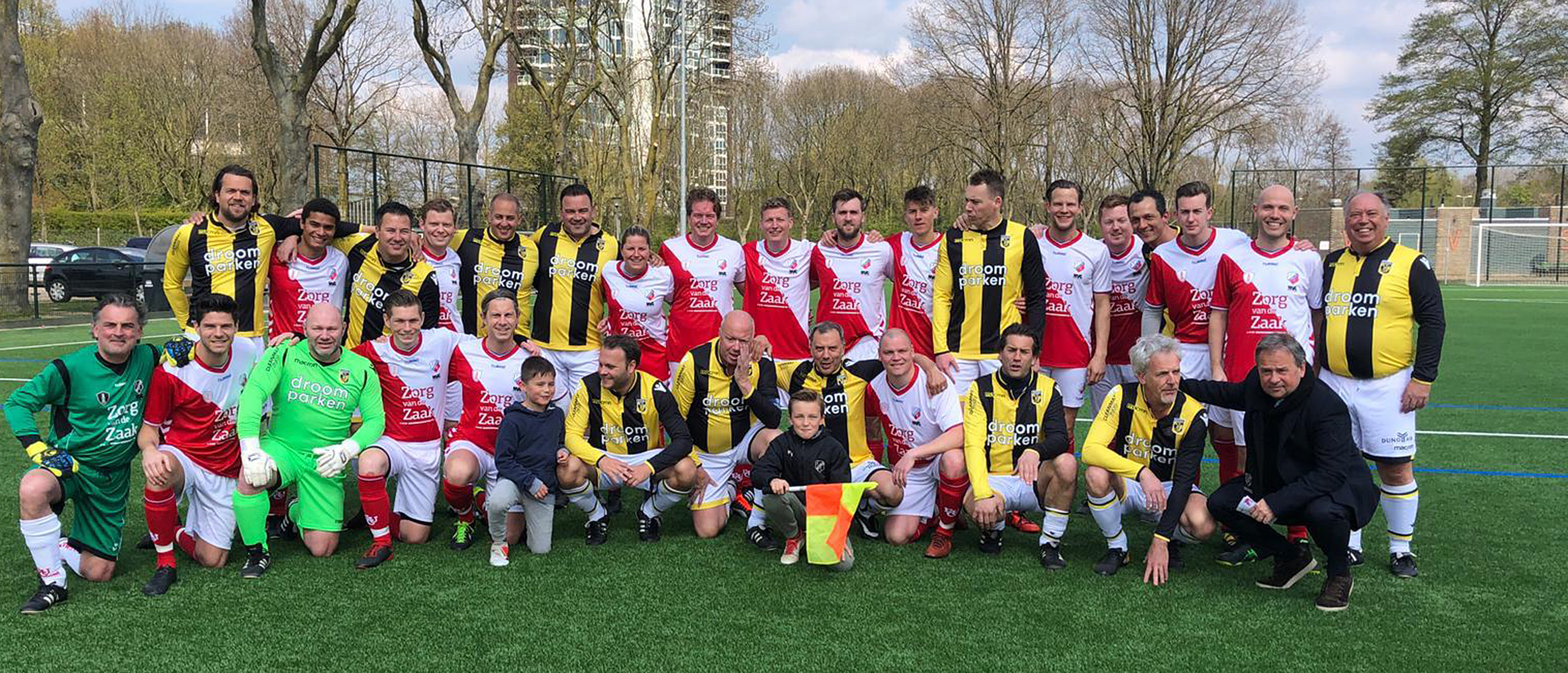 Business Club Team FC Utrecht op schot tegen Vitesse