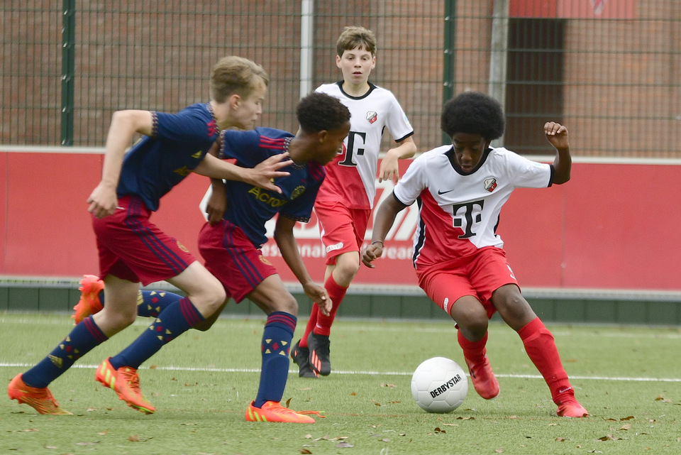 20221029 FCUO13 AJAXO13 010